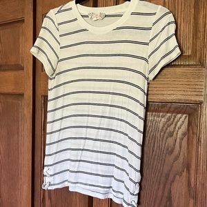 White striped t-shirt, Pink republic, size extra-small.